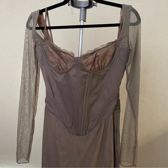 House of CB ‘Safran’ Mocha Corset Midi Dress tan NWOT size‎ M - Picture 6 of 14